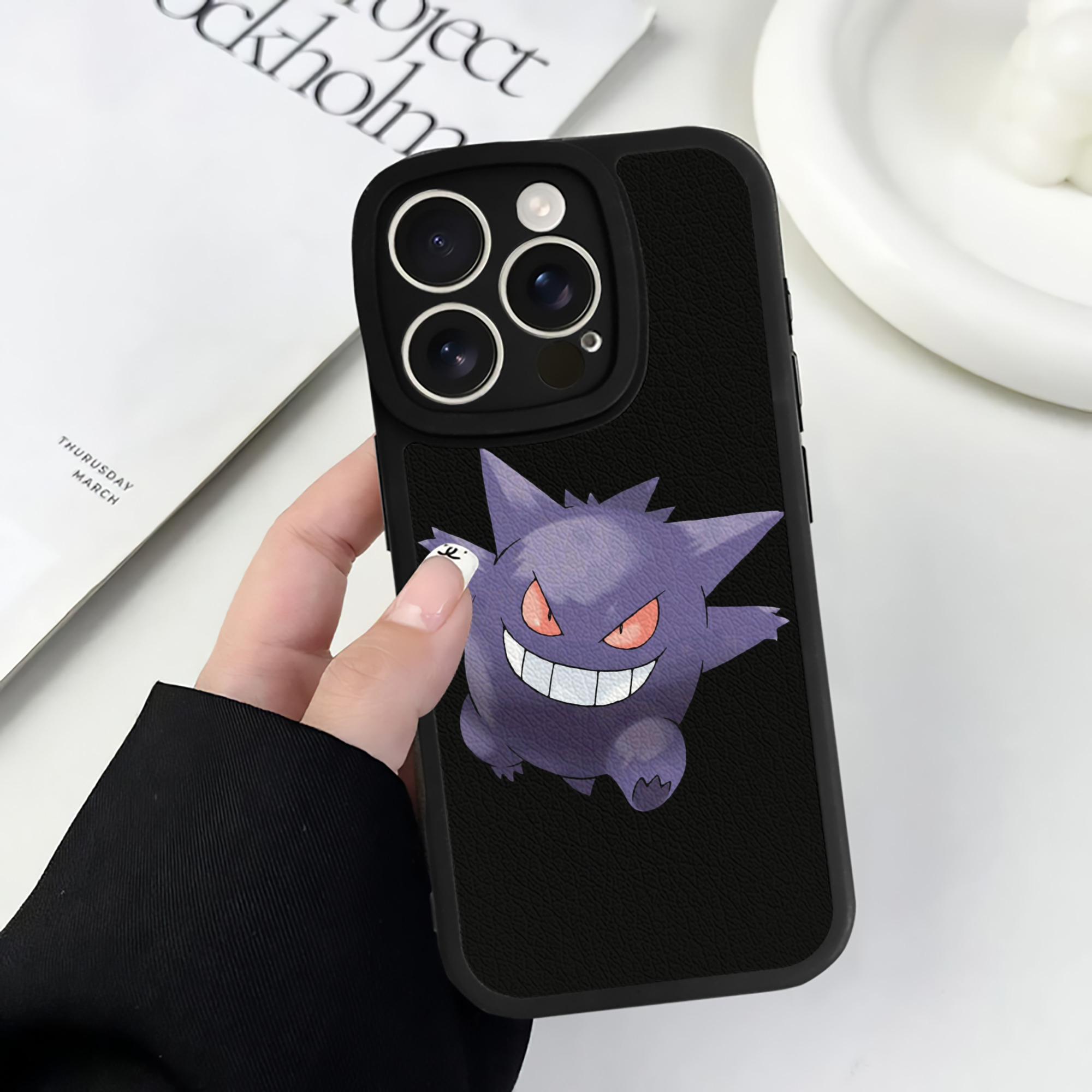 （画像用） ポケットモンスター Pokémon 【iPhone 16シリーズ対応】シリコンスマホケース（レザー調） 材質：シリコン